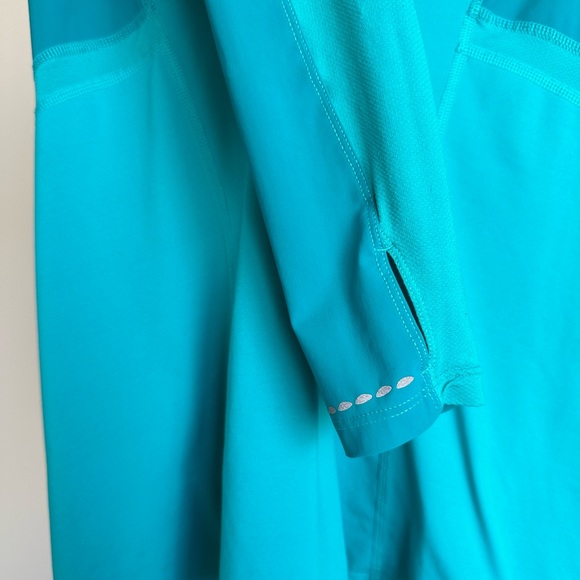 Lululemon quarter zip. Size 4. - Picture 6 of 6